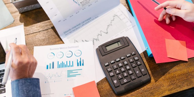 how-to-use-traditional-marketing-techniques-in-your-online-business