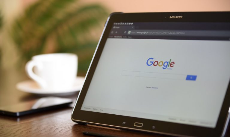 googles-search-market-share-falls-to-lowest-level-In-years